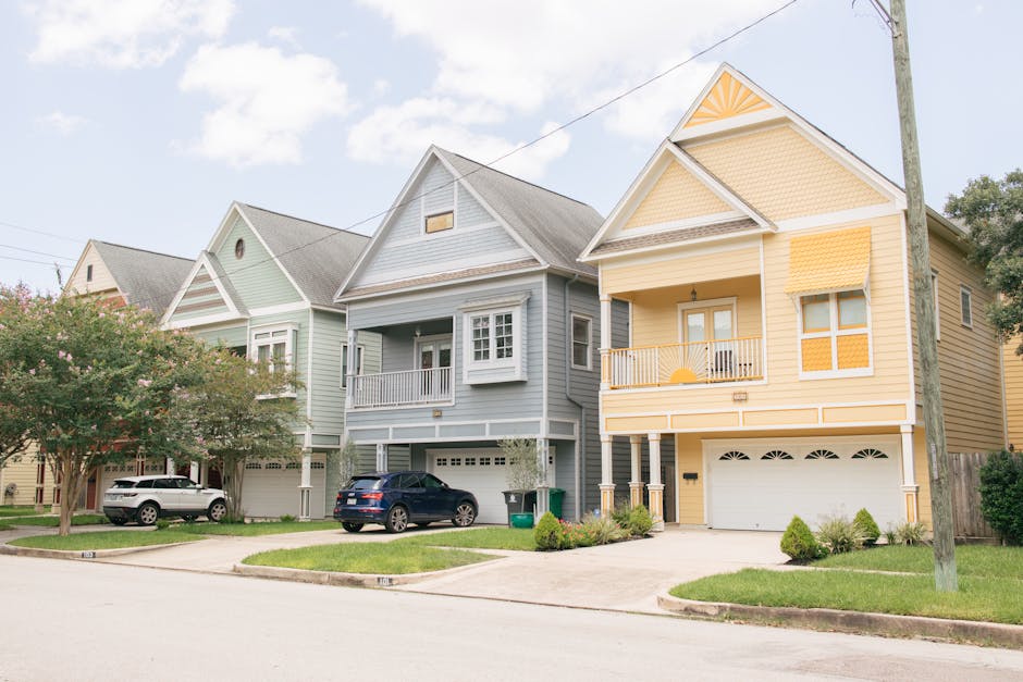 Residential homes in a suburban neighborhood that may qualify for USDA loan financing