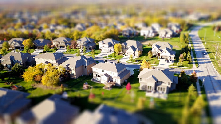 Aerial view of a suburban neighborhood with homes that qualify for USDA loans